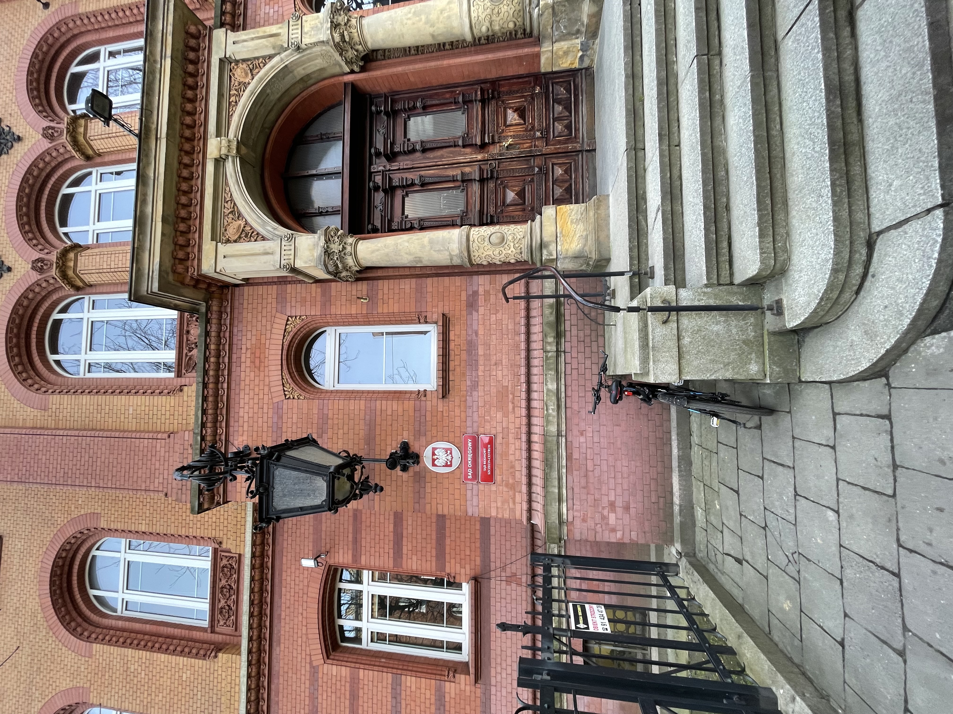 Idealizm zasad procesowych w postępowaniach sądowych, a rzeczywistość